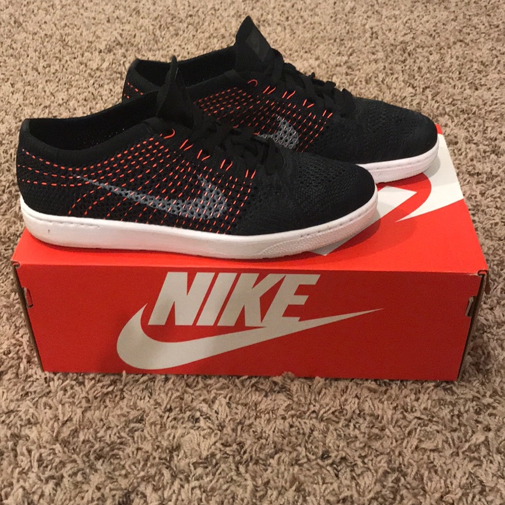 Nike Fashion Tennis Sneaker